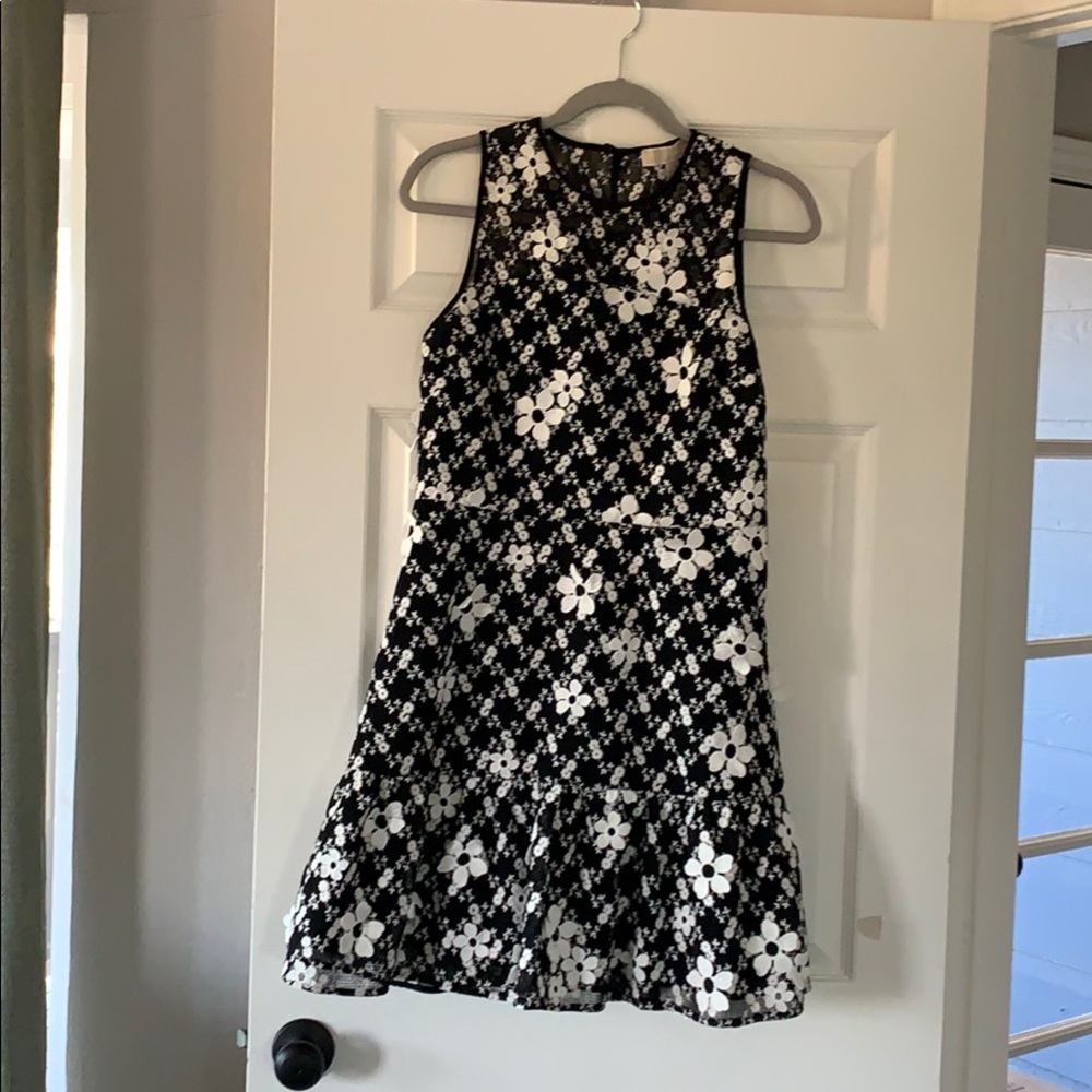 Micheal Kors dress size 6 but fit me 8